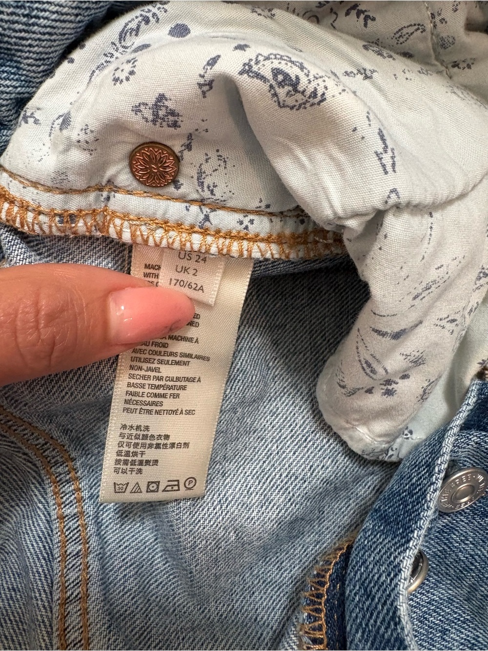 We The Free - Free People Denim Shorts Size 24 - Picture 3 of 4